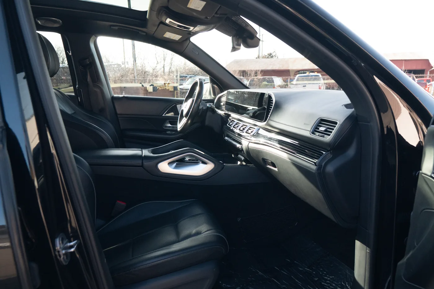 The front cabin of a black Mercedes-Maybach GLS